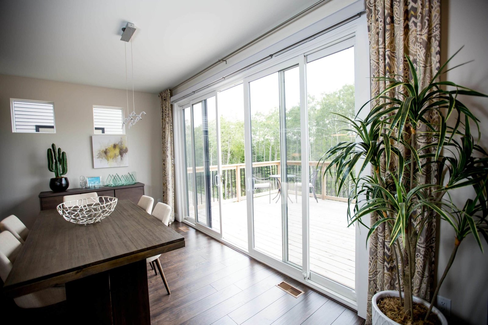 Door glass repair and installation Ottawa